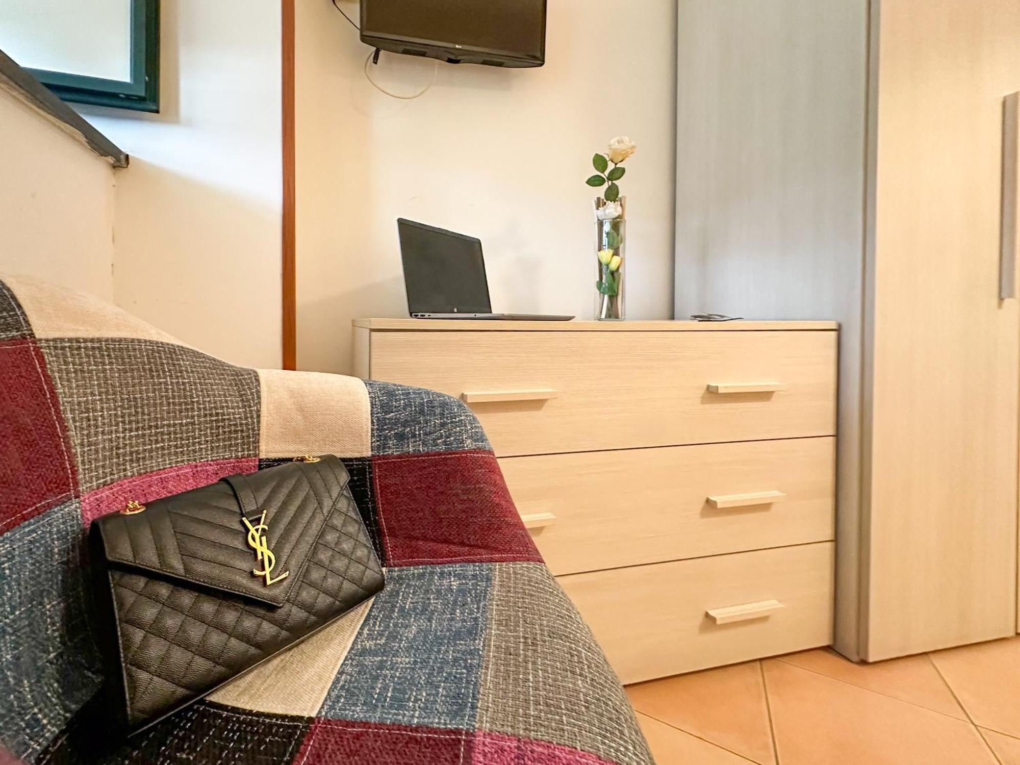 Flowers Apartments & Rooms Мета Экстерьер фото